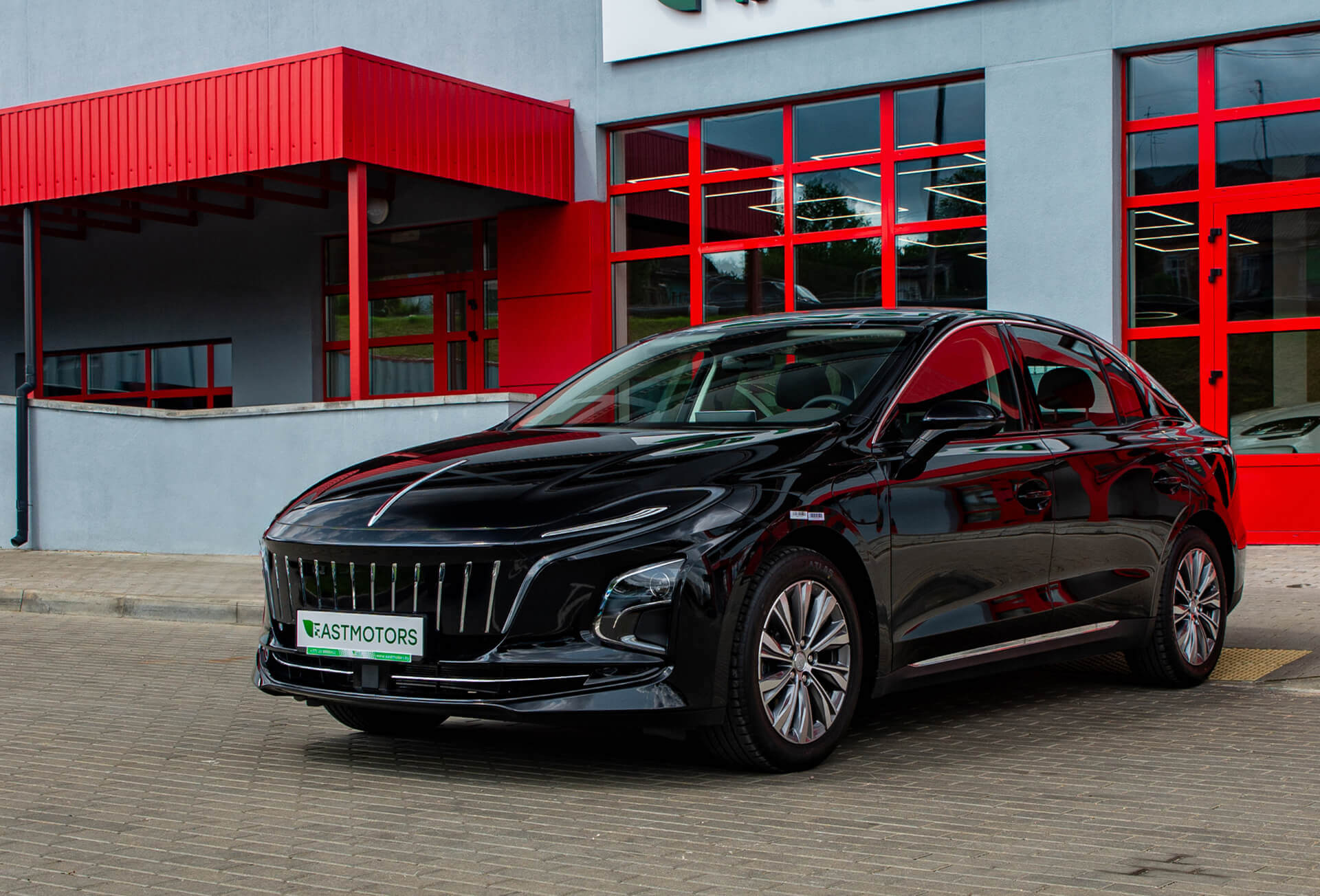 Hongqi E-QM5