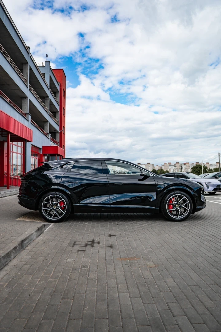 Lotus Eletre фото 1