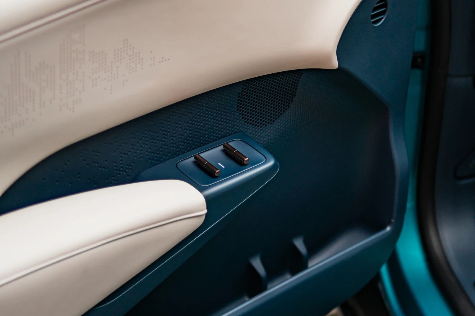 Zeekr X 2023 Four-Seat Edition фото 1