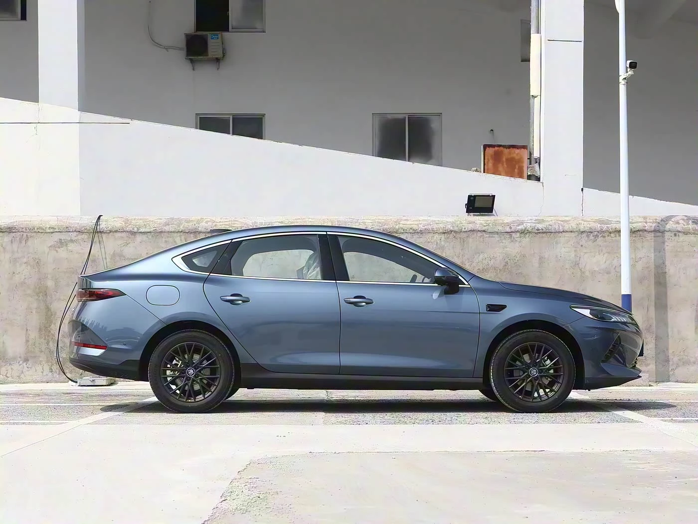 BYD Qin PLUS Leading Model фото 1