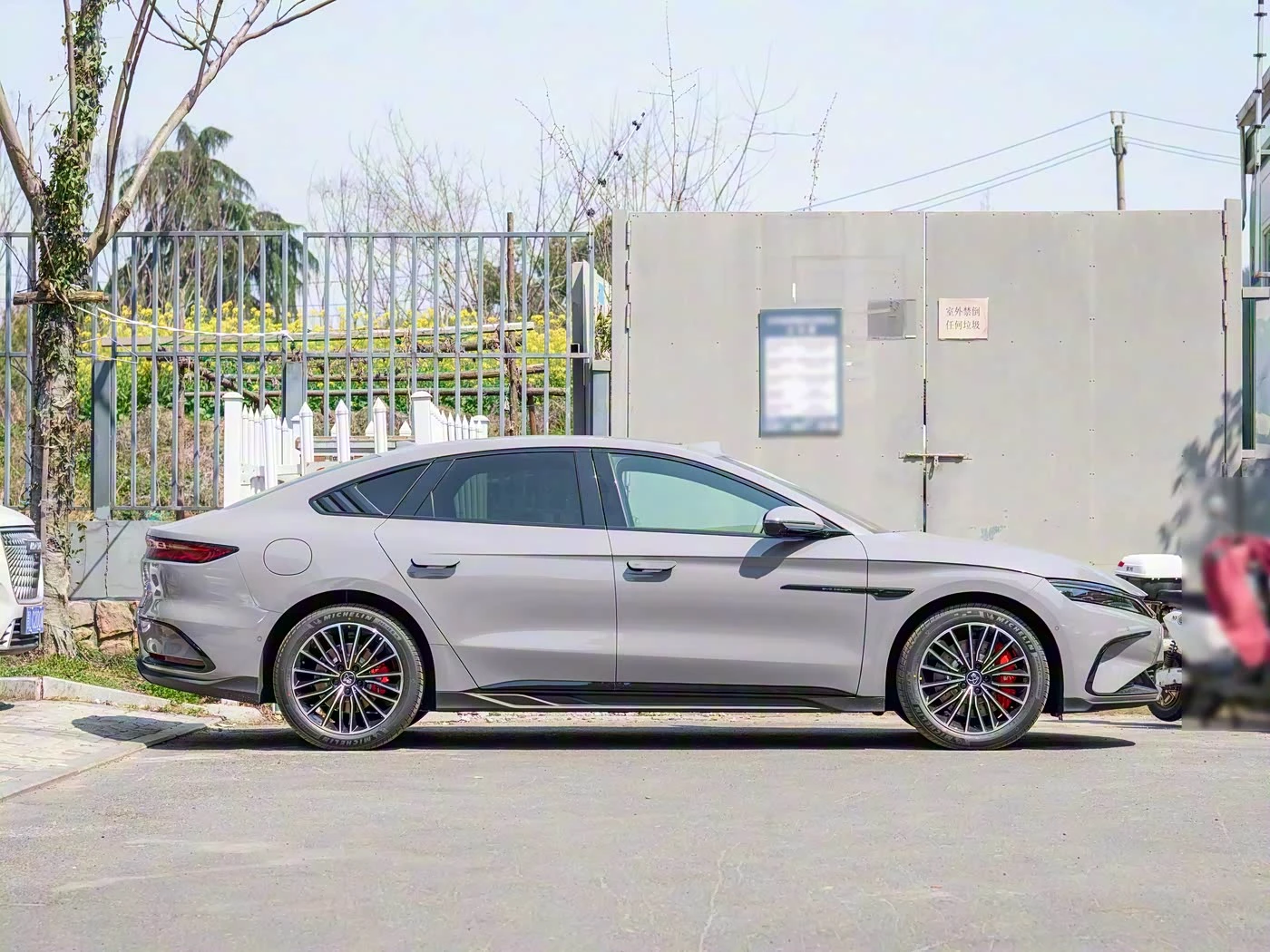 Byd Han Flagship Model фото 1