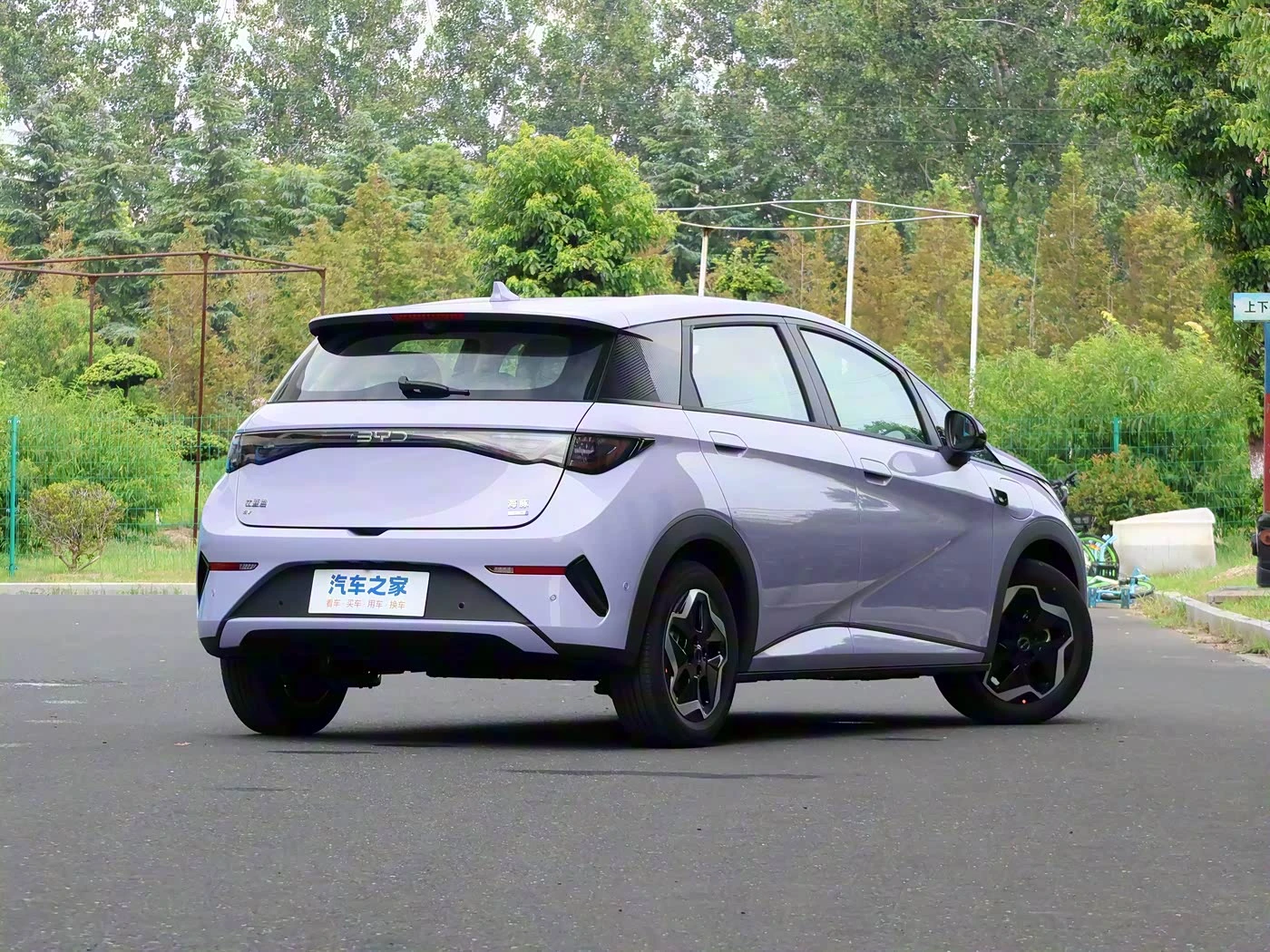 BYD Dolphin Fashion Version фото 2