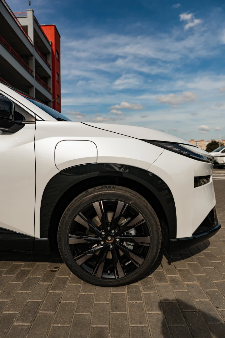 Toyota bZ3X фото 2