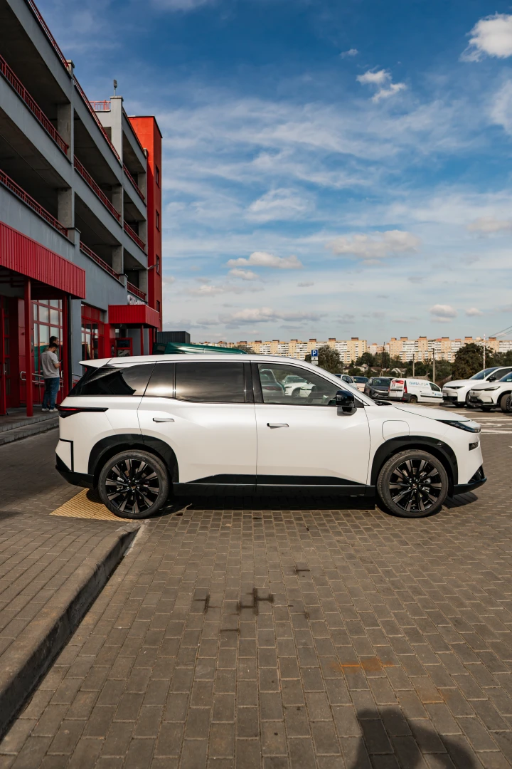 Toyota bZ3X фото 3