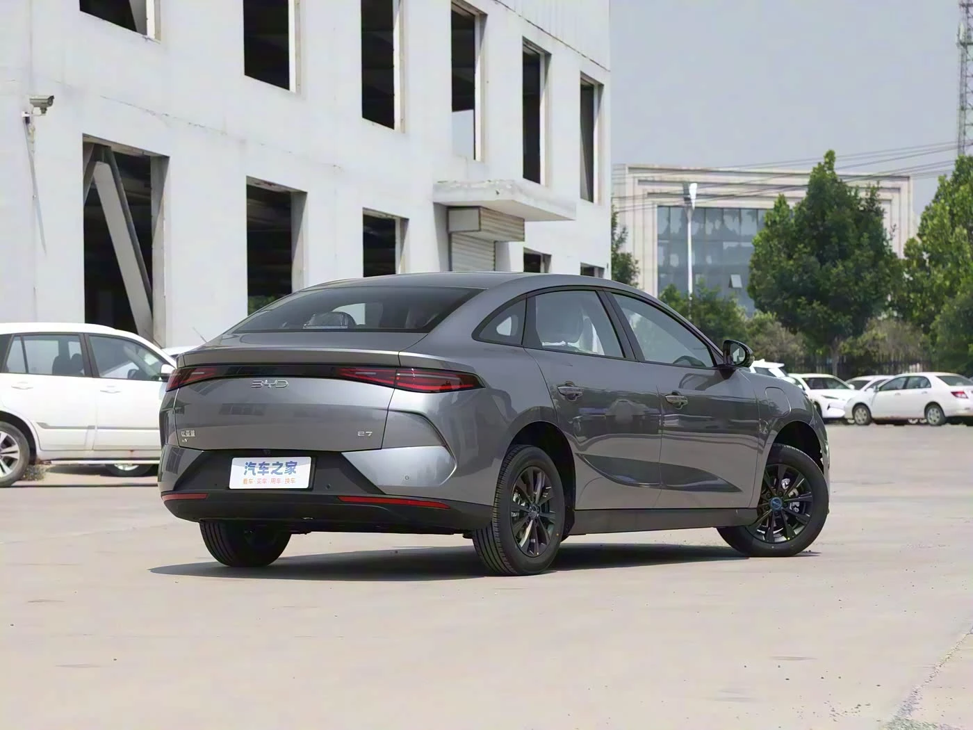Byd E7 520 Smart фото 2