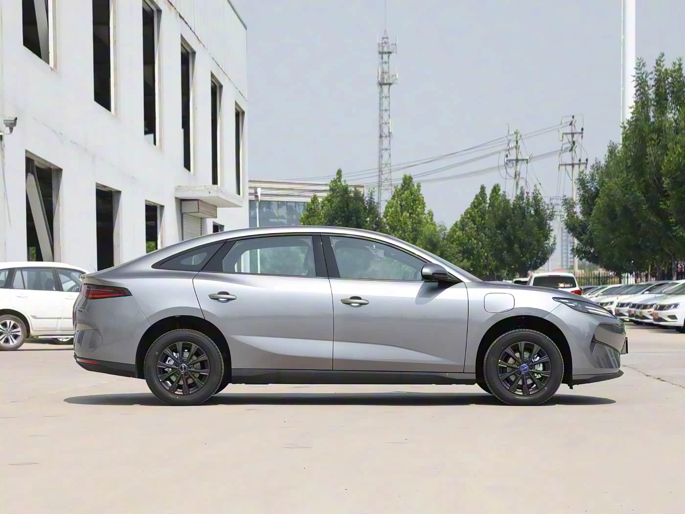 Byd E7 520 Smart фото 1