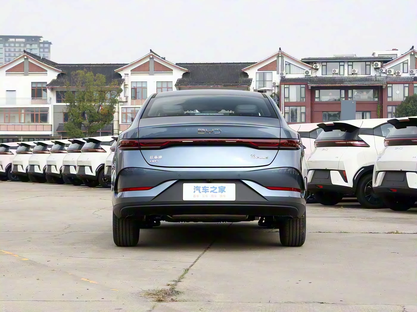 BYD Qin PLUS DM-i 128KM Progressive Model фото 3