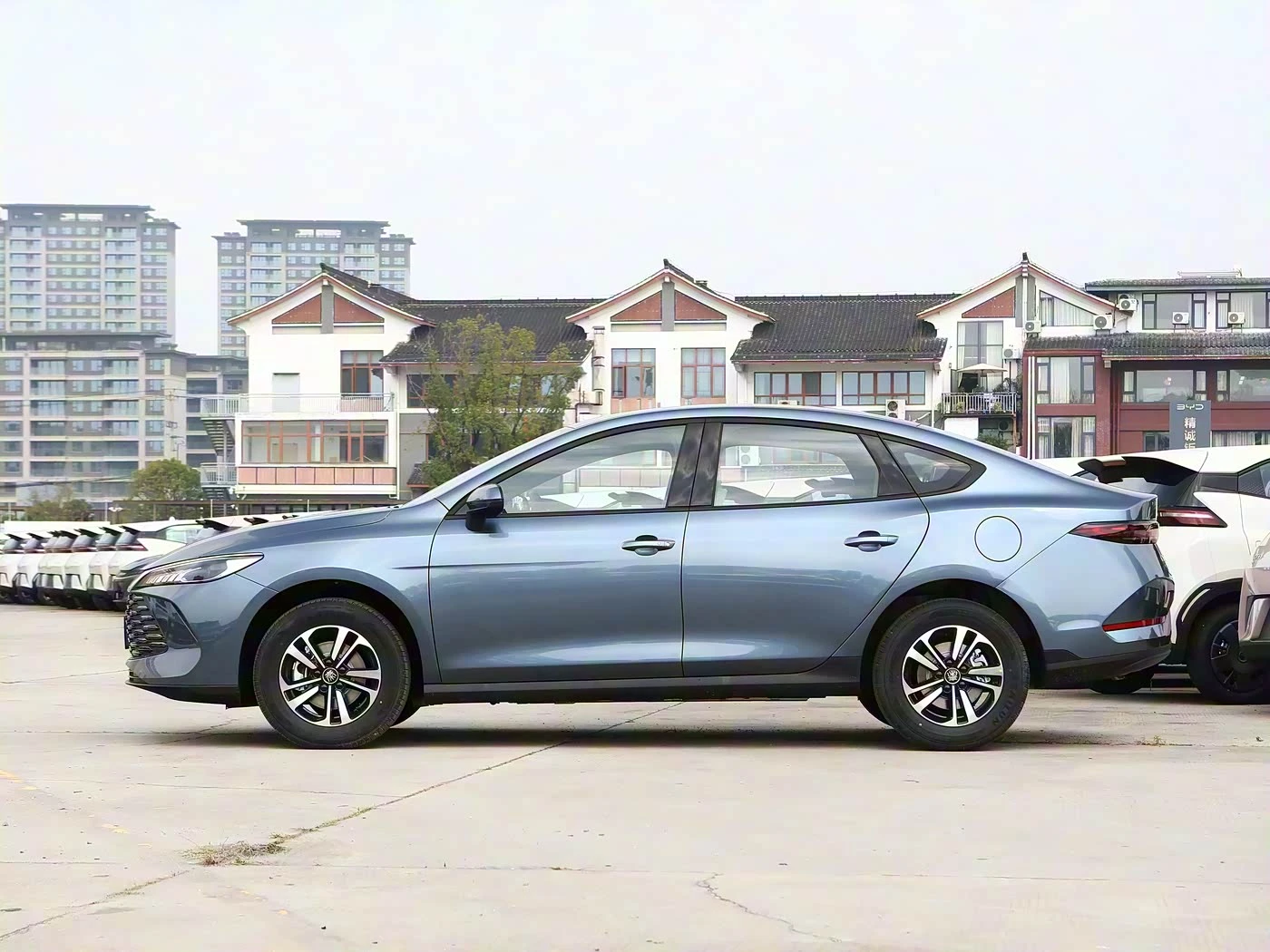 BYD Qin PLUS DM-i 128KM Progressive Model - преимущества