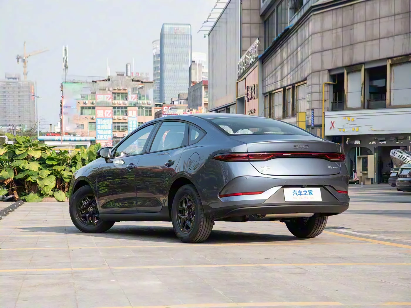 BYD Qin PLUS 2025 DM-i 55KM Leading Model - преимущества
