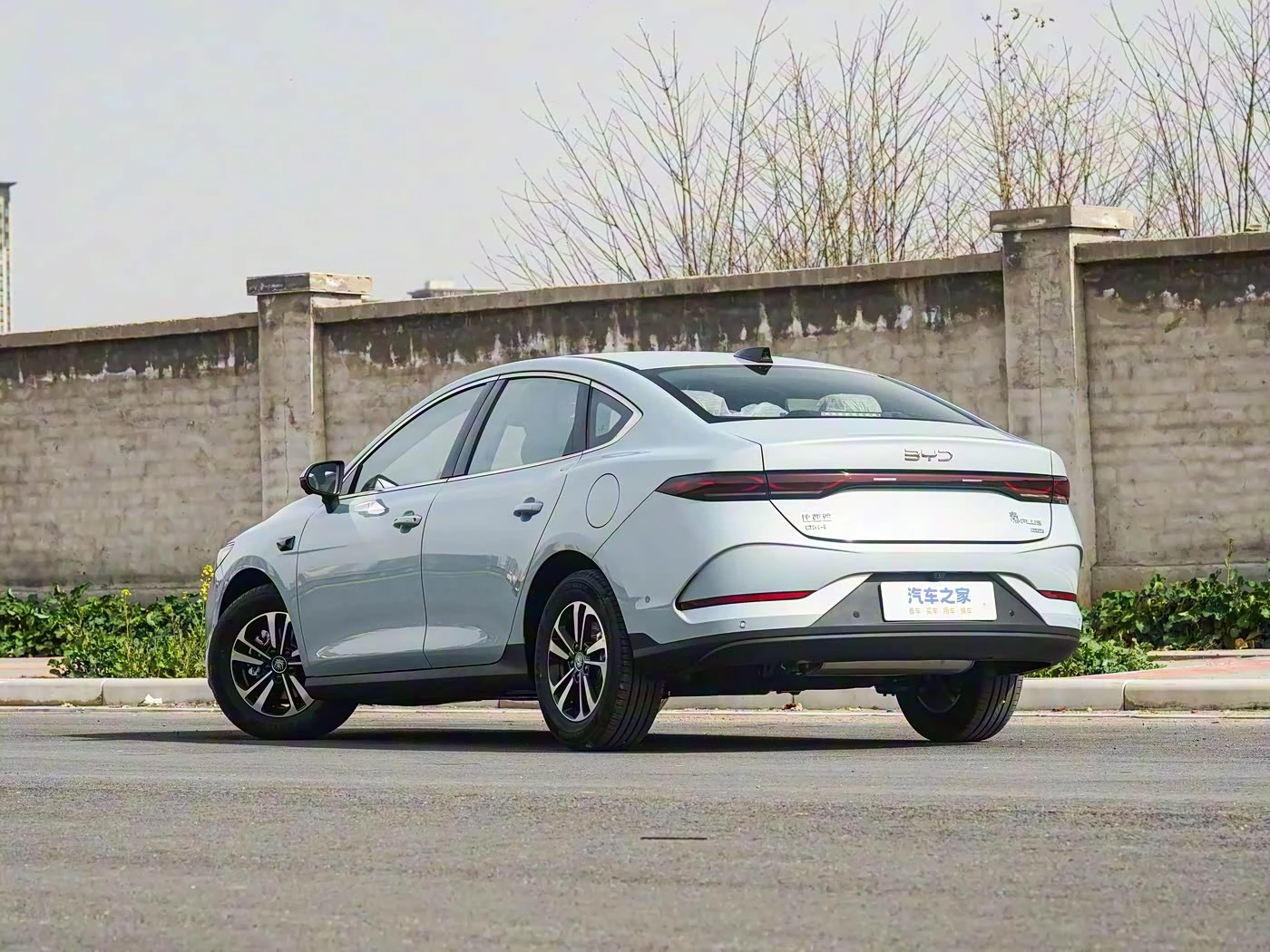 BYD Qin PLUS 2025 DM-i 55KM Beyond model - преимущества