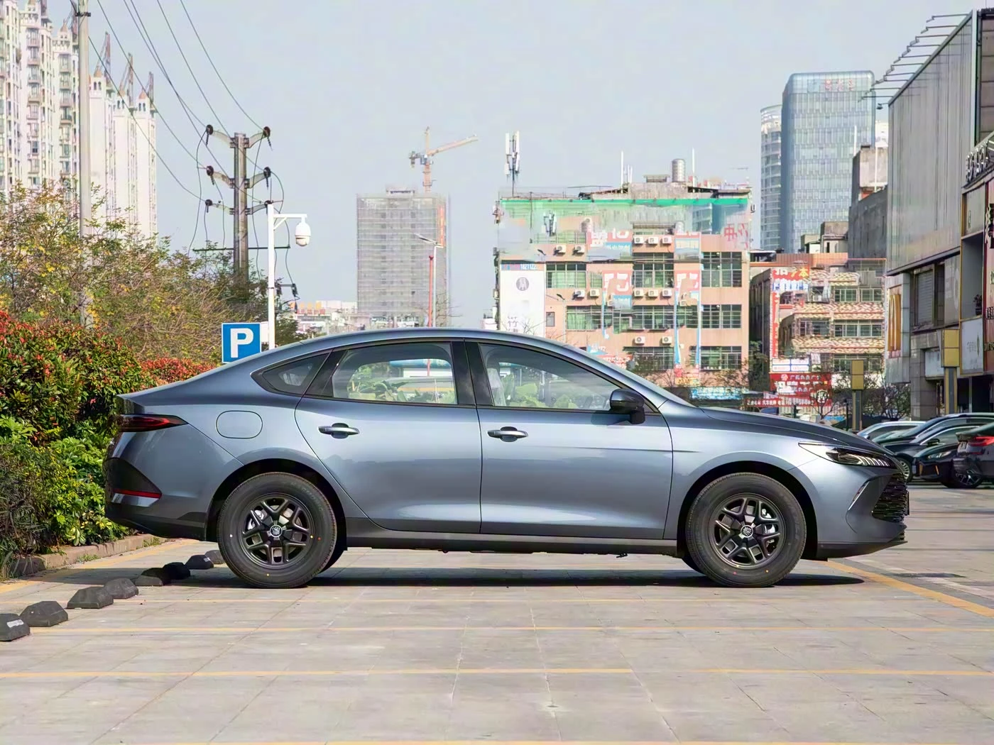 BYD Qin PLUS 2025 DM-i 55KM Leading Model фото 1