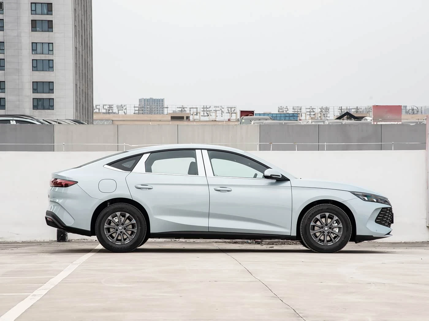 byd qin l DM-i 128KM Progressive Model фото 2