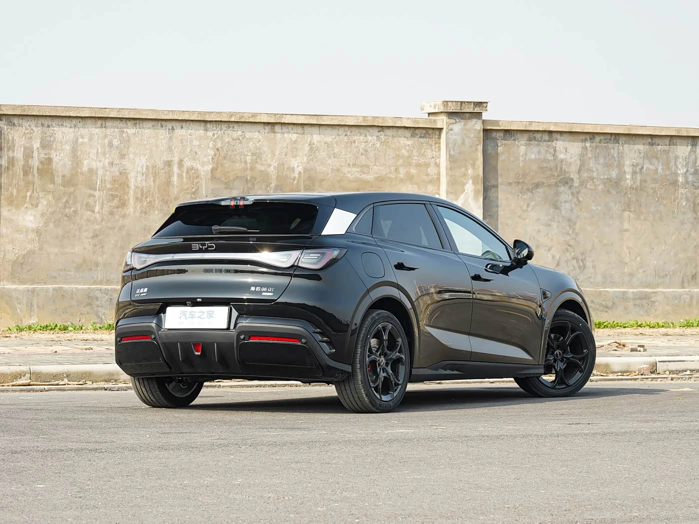 BYD Seal 06 GT Intelligent Driving Edition 550 4WD Hot Wave Edition фото 3