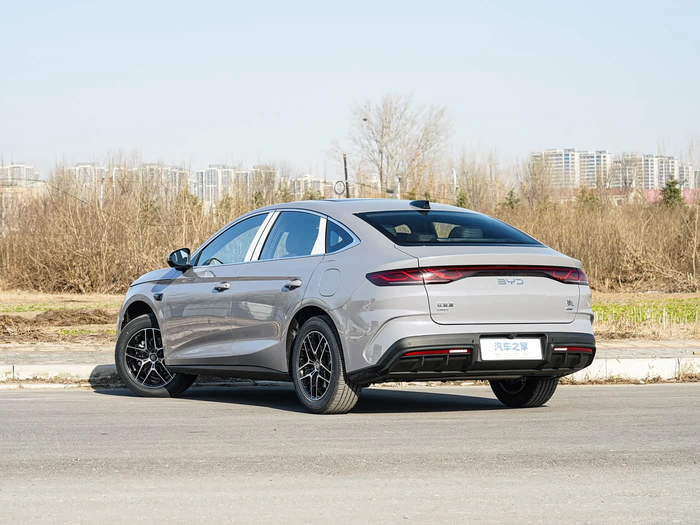 byd qin l DM-i 210km Superior - преимущества
