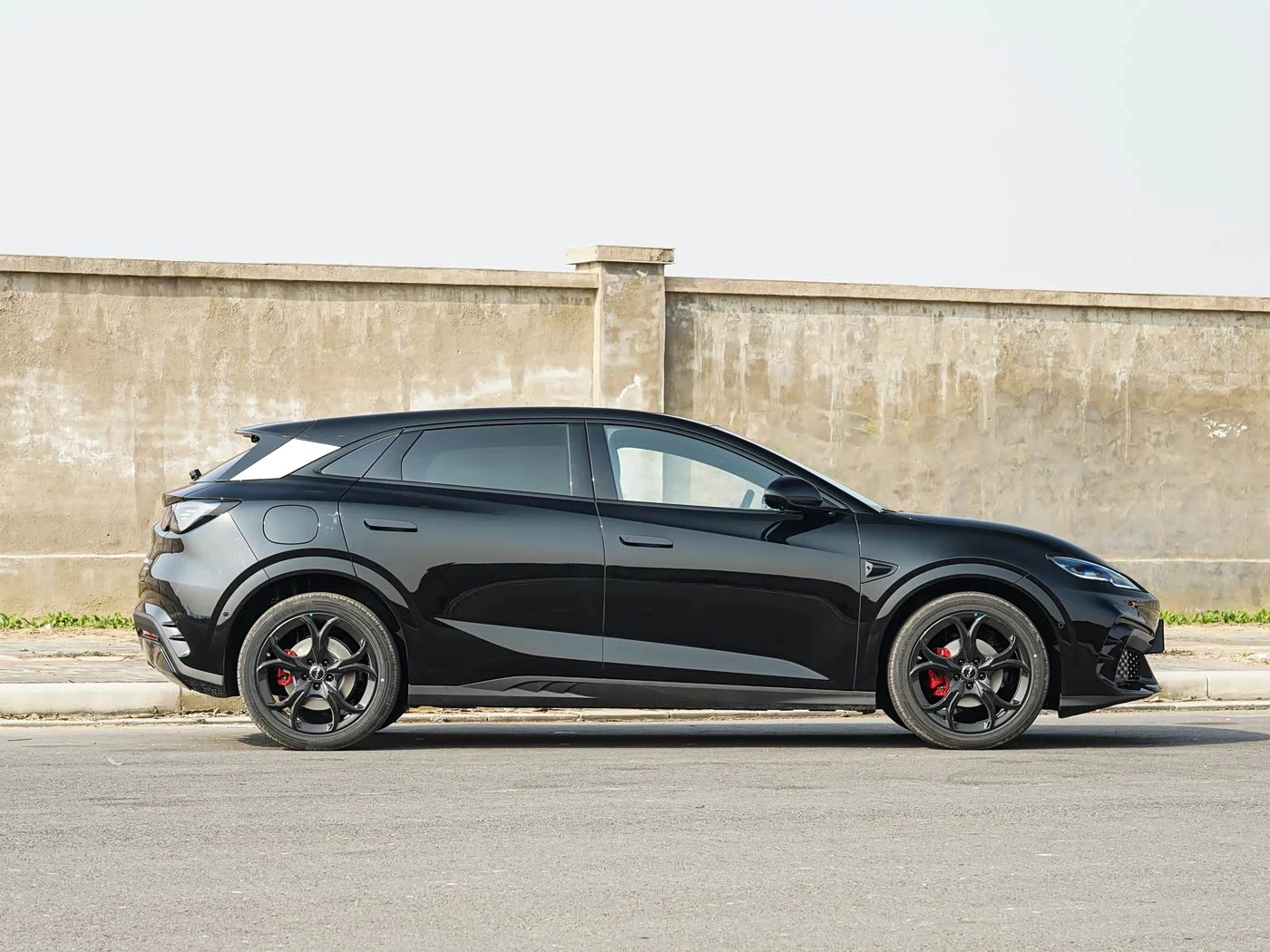 BYD Seal 06 GT Intelligent Driving Edition 550 4WD Hot Wave Edition фото 2