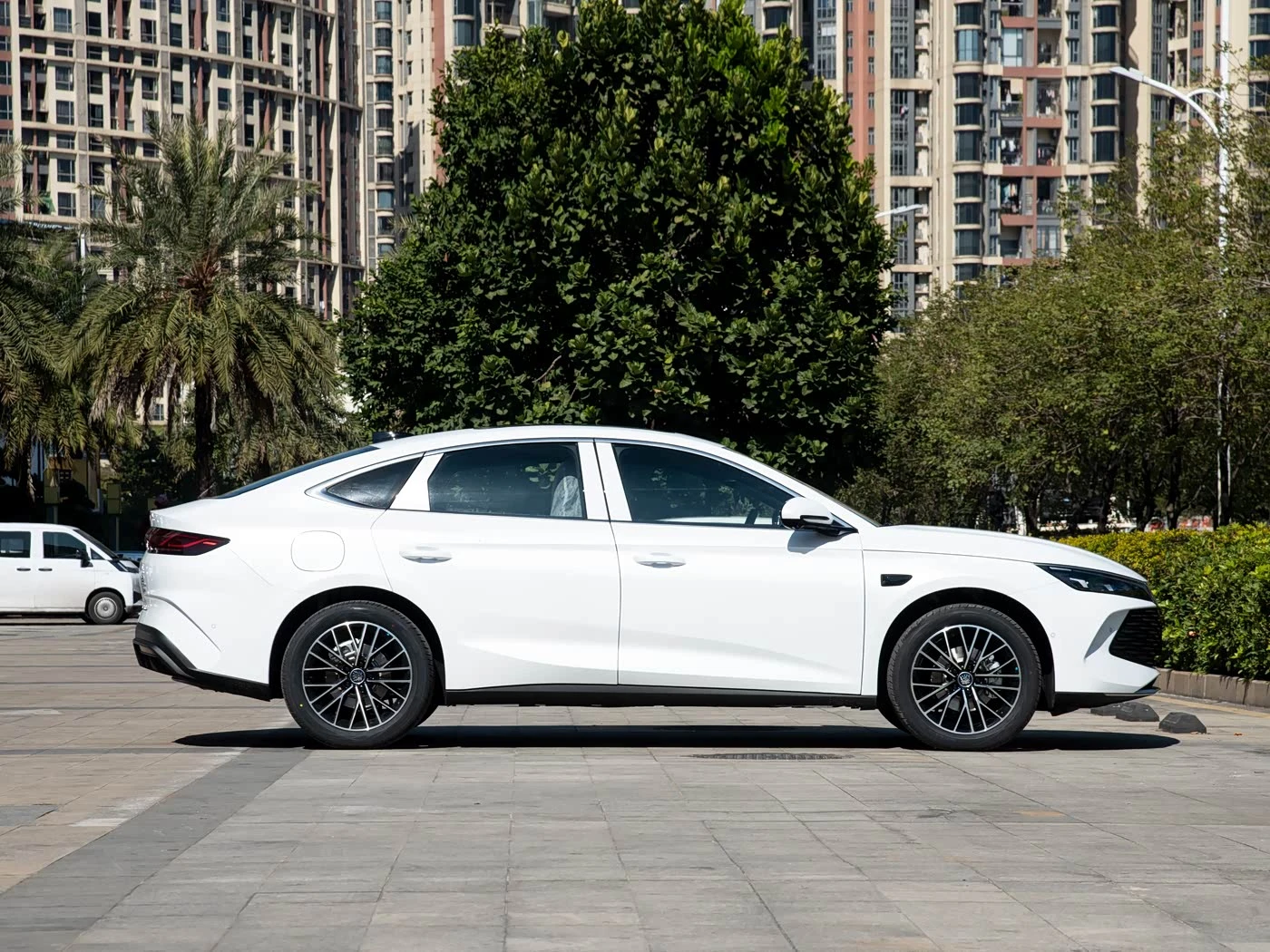 byd qin l DM-i 210km Cloud Chariot фото 2