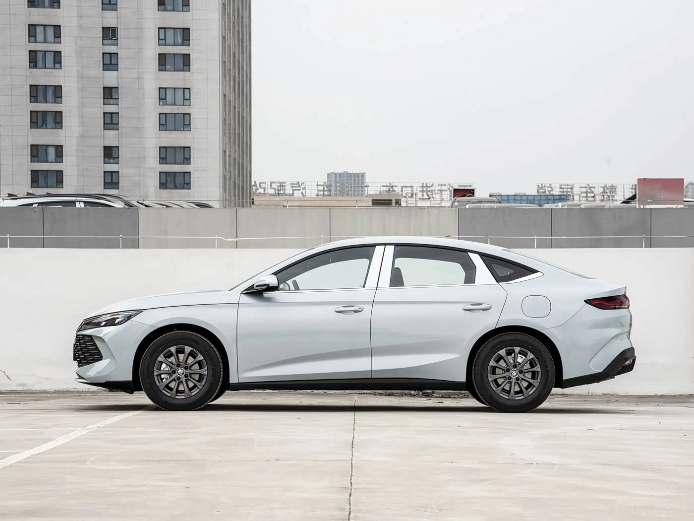 byd qin l DM-i 128KM Progressive Model - преимущества