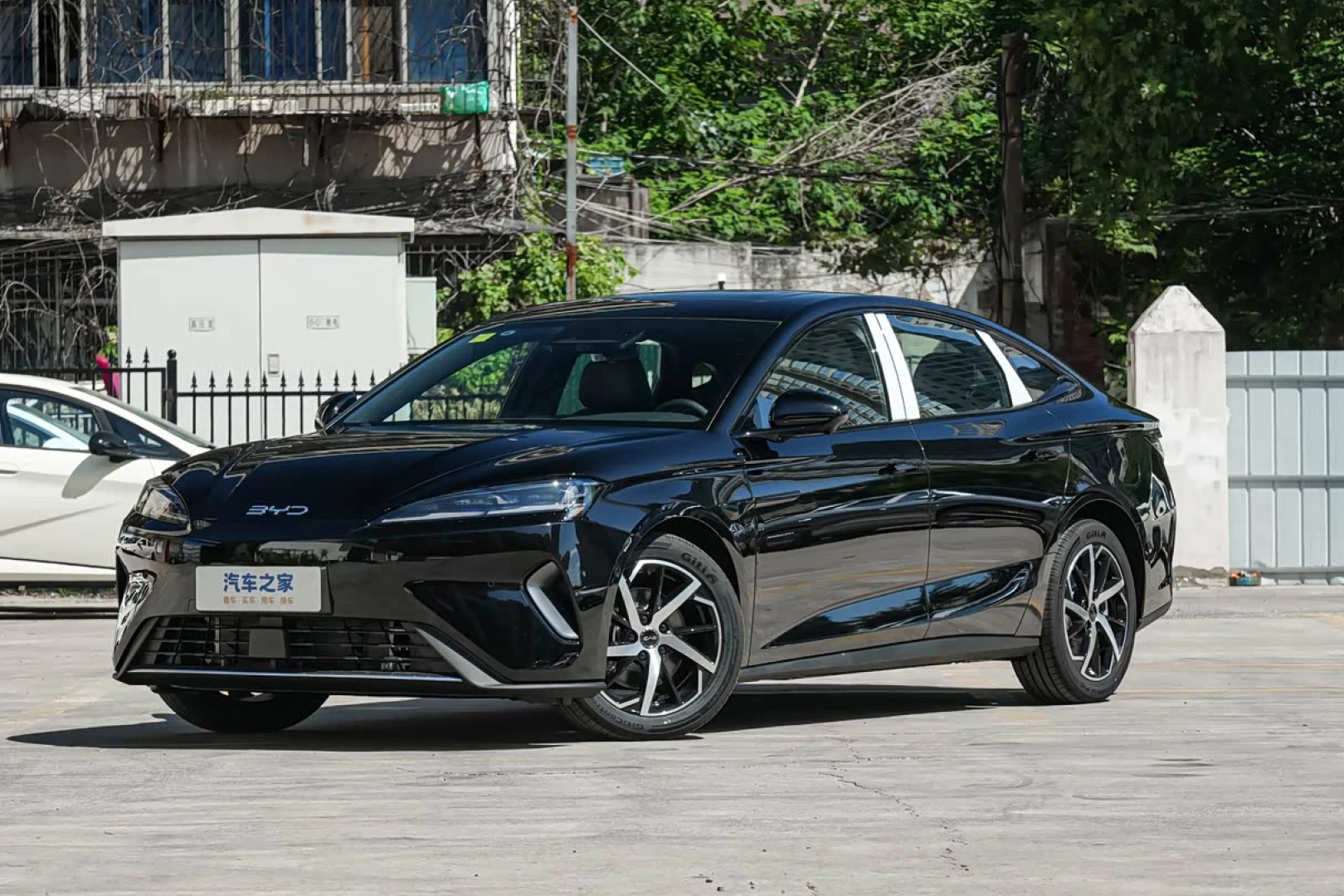 Byd Seal 07 DM-i 1.5T 230km Premium Edition