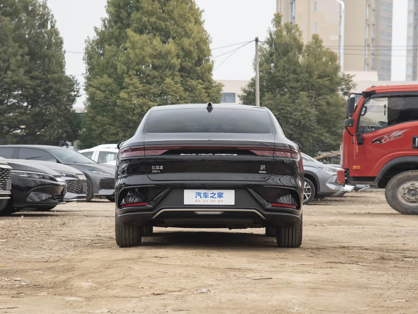 BYD HAN DM-i PHEV 1.5T CVT Intelligent Driving Premium фото 3