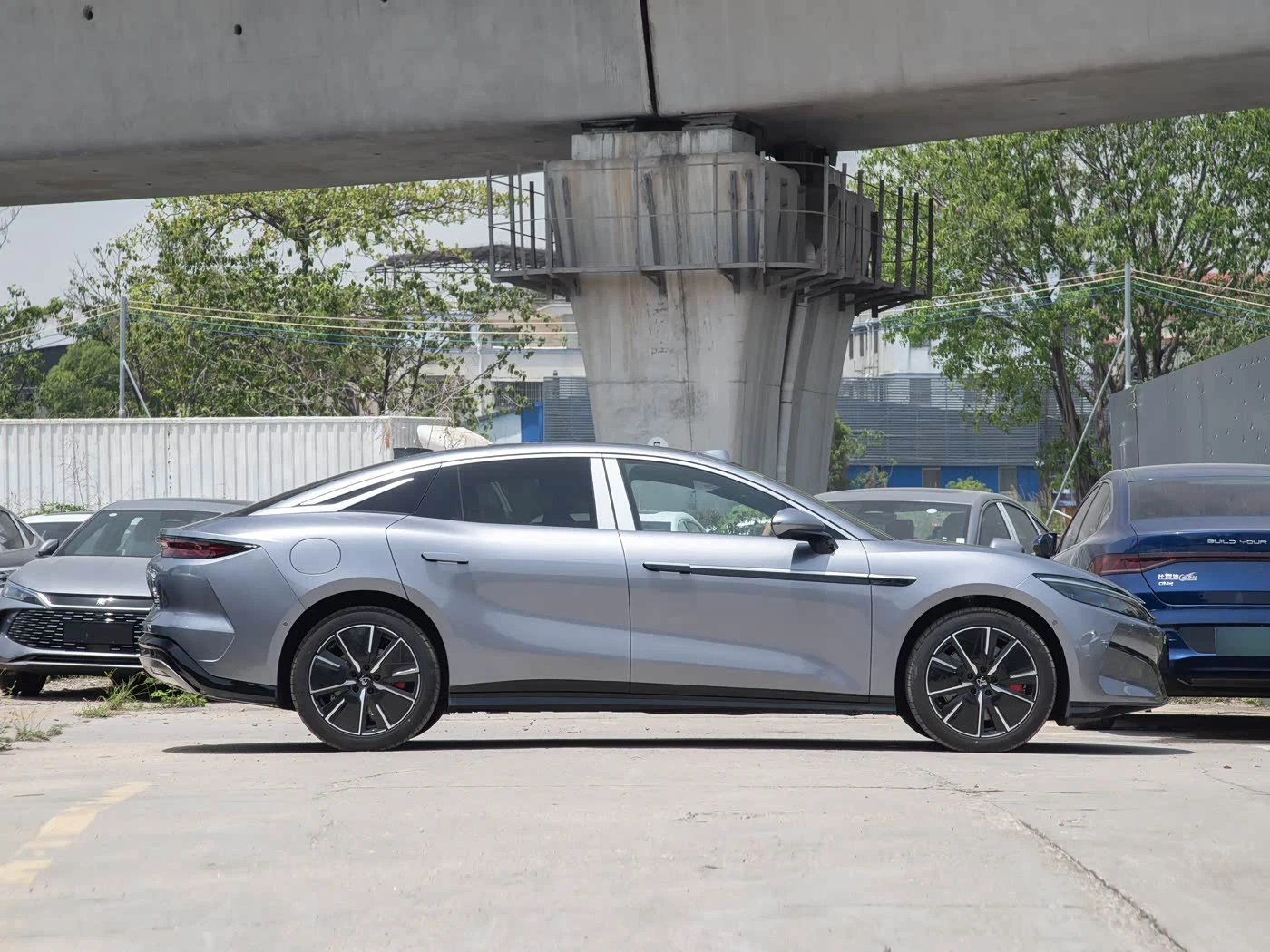 Byd Han L DM-i 1.5 CVT 2WD 200km LiDAR Flagship фото 1