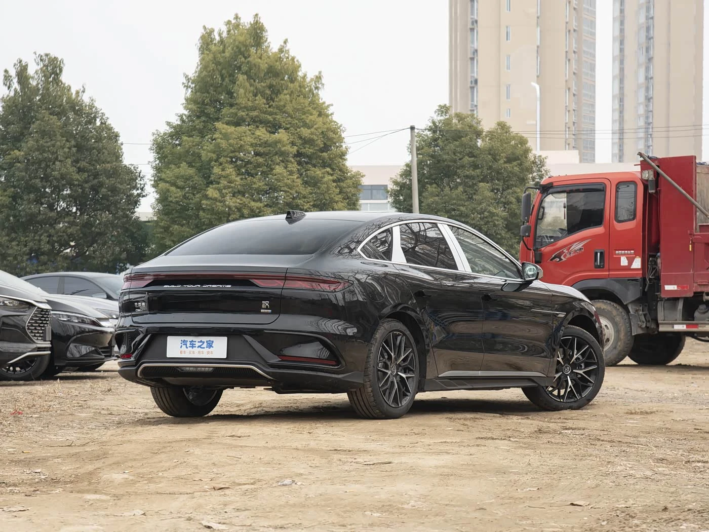 BYD HAN DM-i PHEV 1.5T CVT Intelligent Driving Premium фото 2