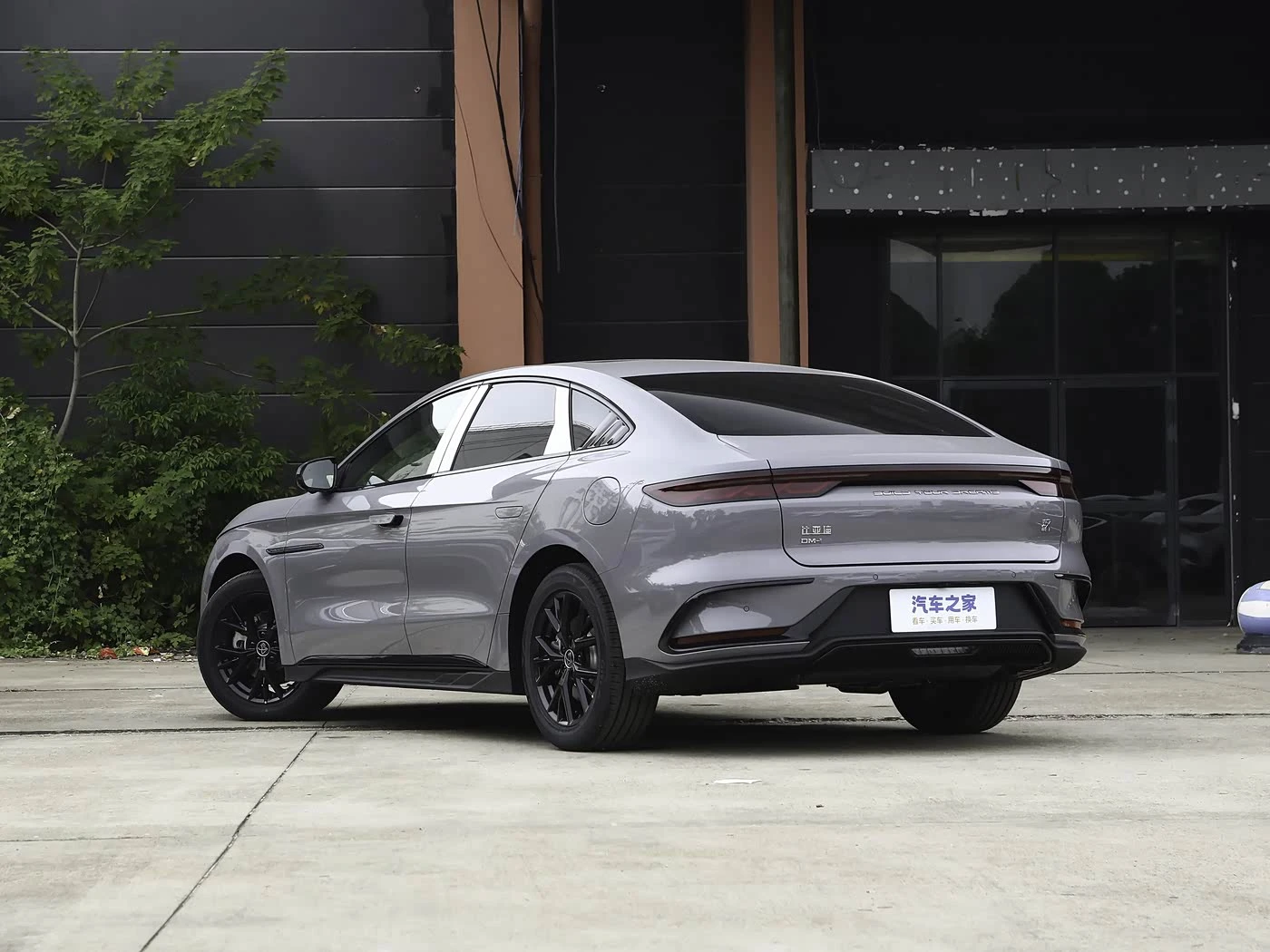 BYD HAN DM-i PHEV 1.5T CVT Elite - преимущества