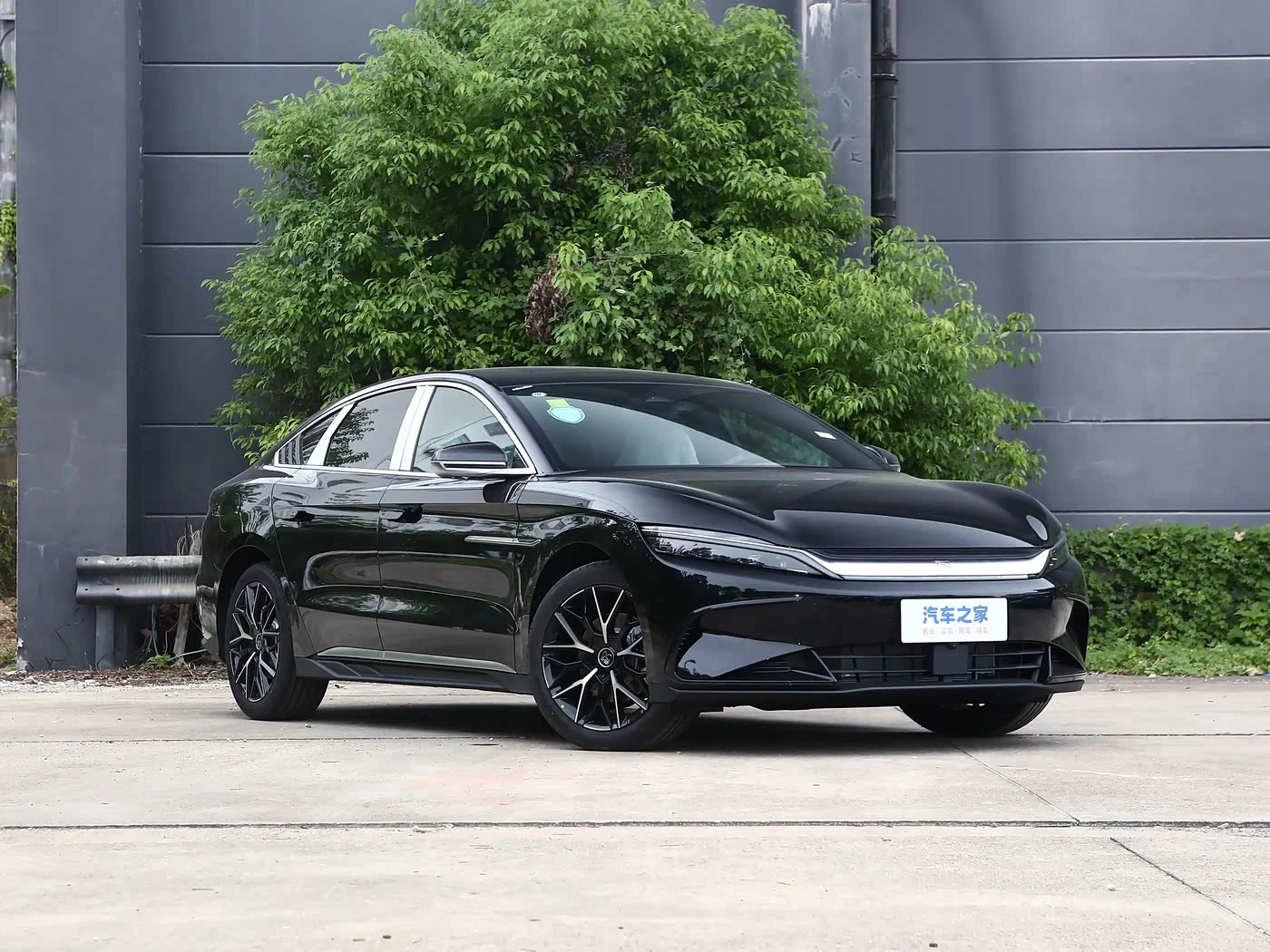 BYD HAN DM-i PHEV 1.5T CVT Premium - преимущества