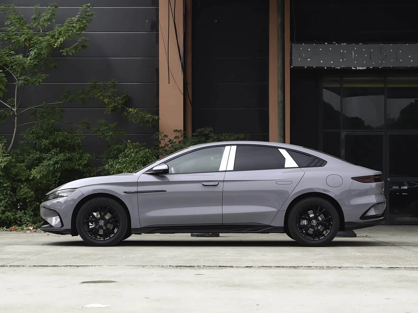BYD HAN DM-i PHEV 1.5T CVT Elite - преимущества