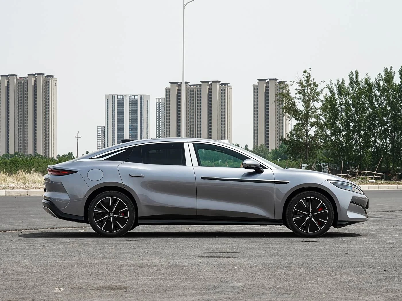 Byd Han L DM-i 1.5 CVT 2WD 200km LiDAR Premium фото 1