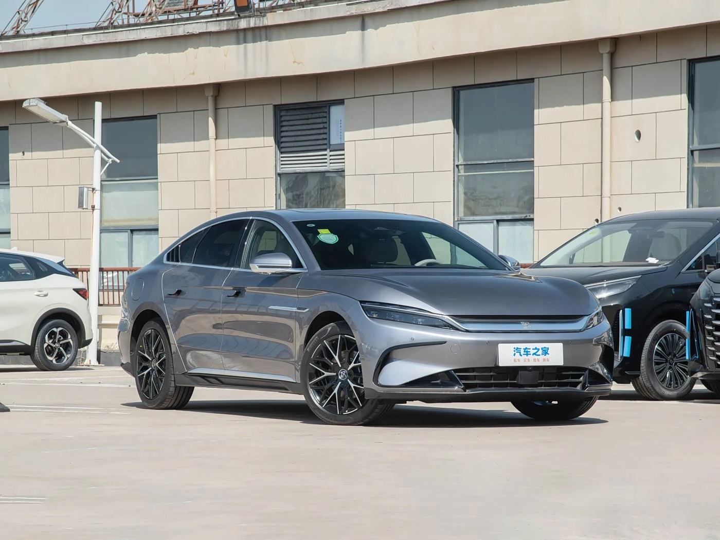 BYD HAN DM-i PHEV 1.5T CVT Prestige - преимущества