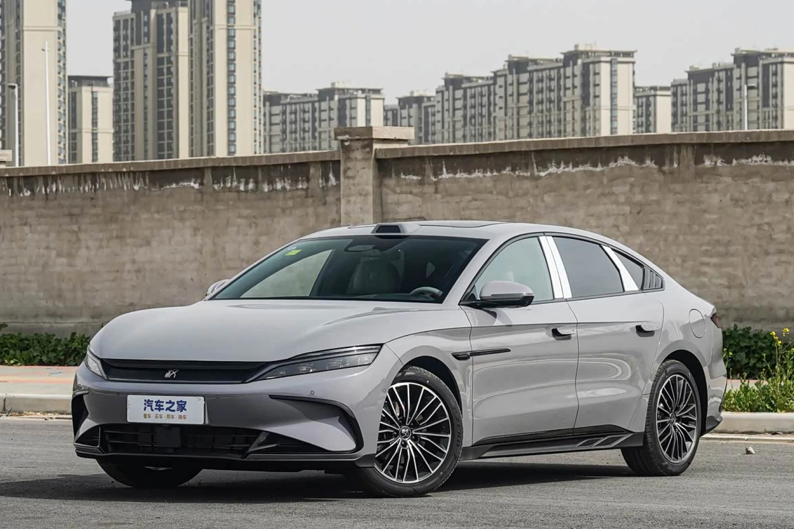 BYD HAN DM-i PHEV 1.5T CVT Intelligent Driving Flagship