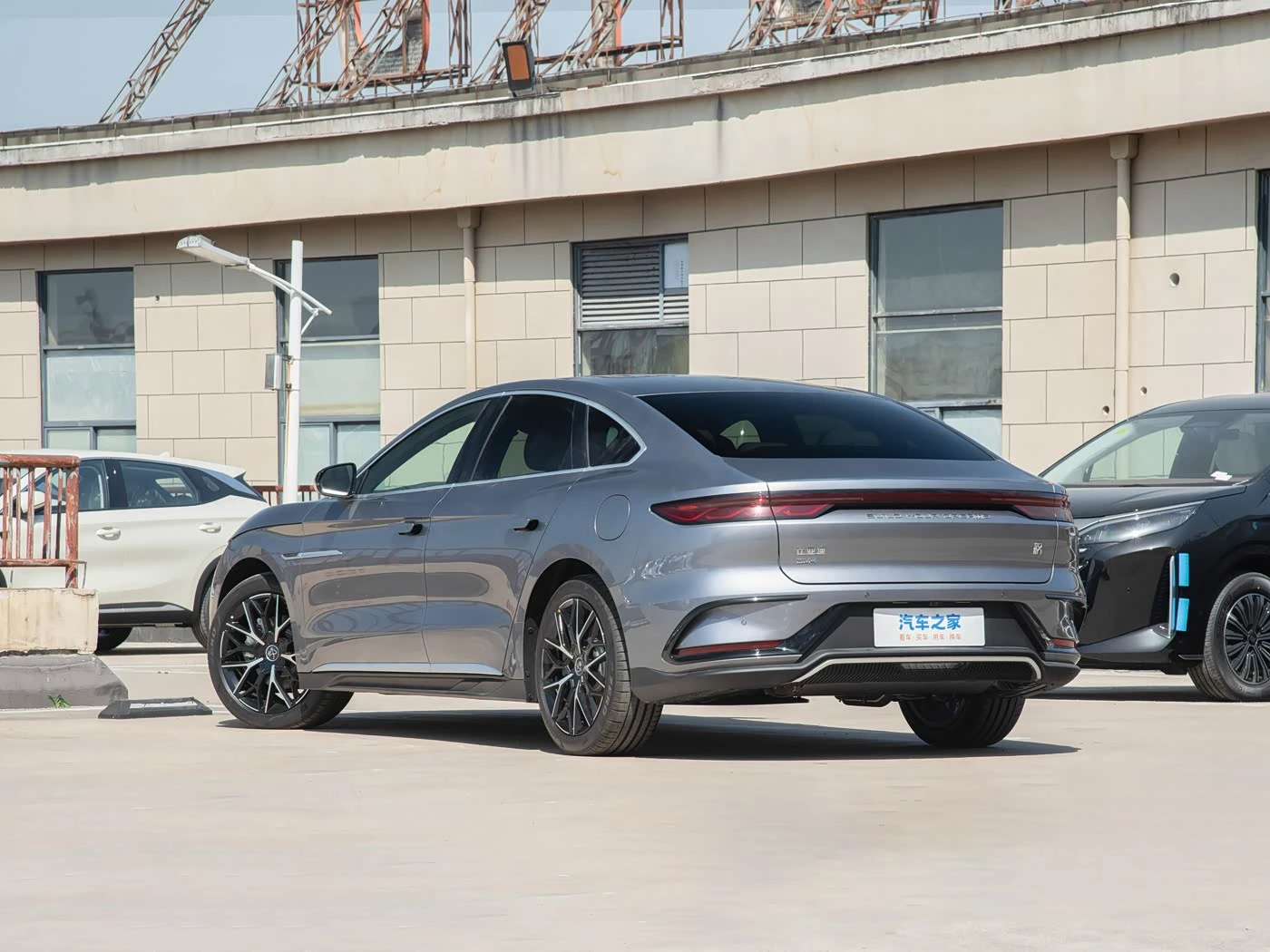 BYD HAN DM-i PHEV 1.5T CVT Prestige - преимущества