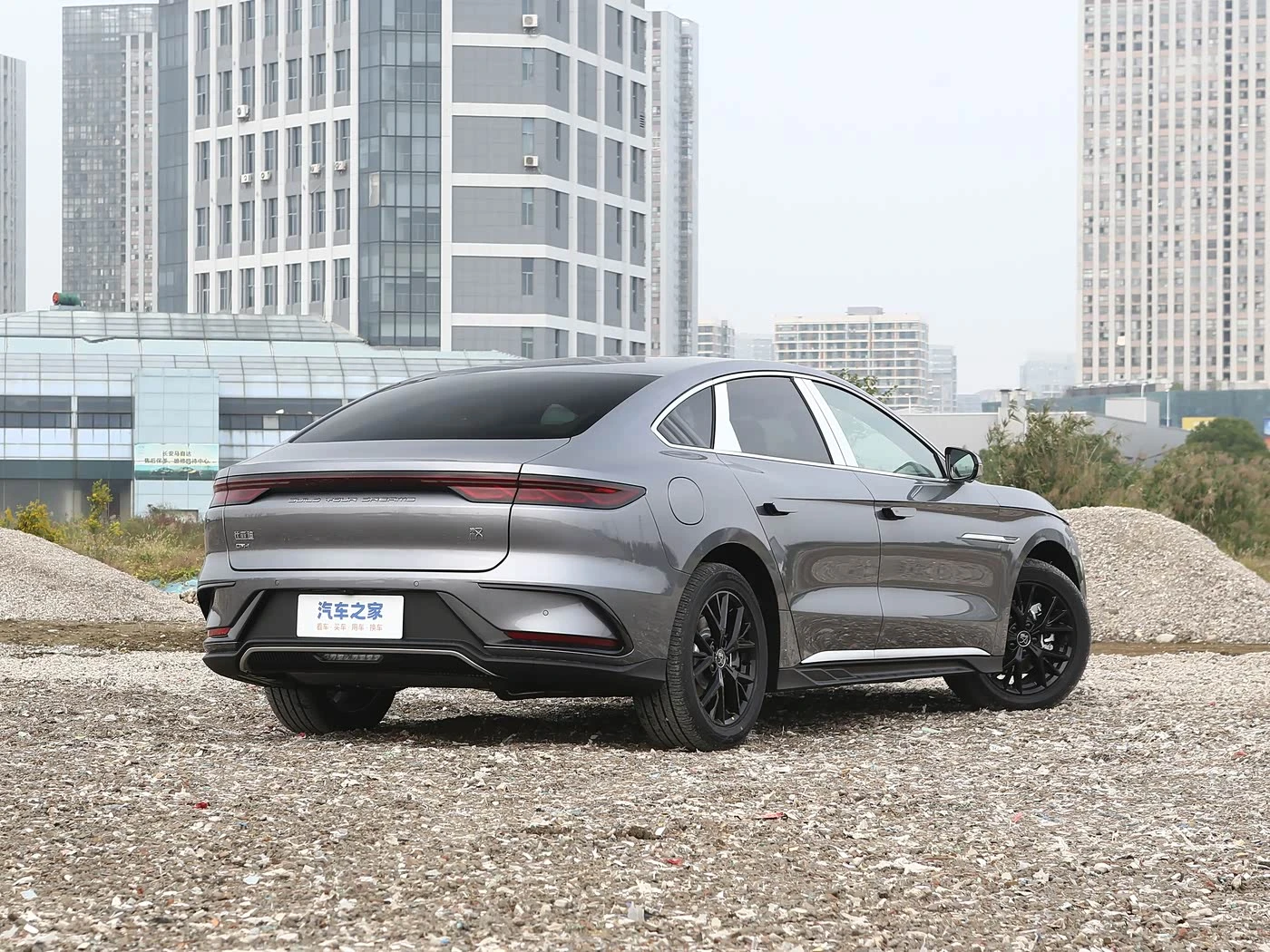 BYD HAN DM-i PHEV 1.5T CVT Comfort фото 2