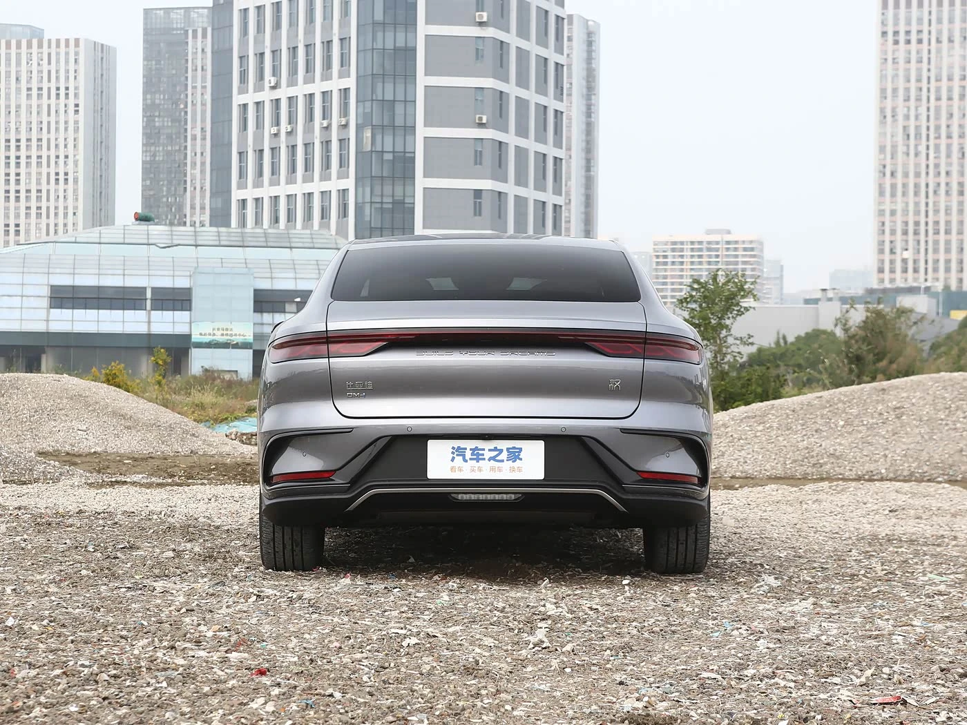 BYD HAN DM-i PHEV 1.5T CVT Comfort фото 3