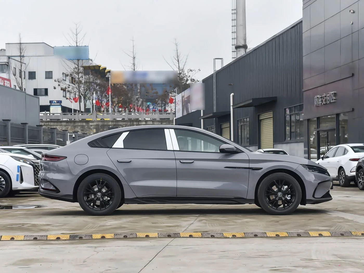 BYD HAN DM-i PHEV 1.5T CVT Intelligent Driving Comfort фото 1