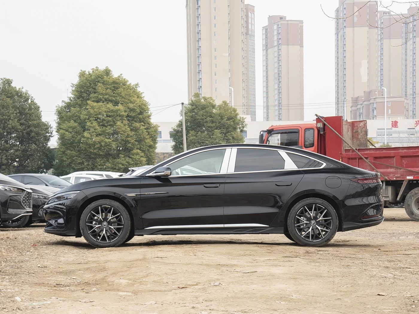 BYD HAN DM-i PHEV 1.5T CVT Intelligent Driving Premium - преимущества