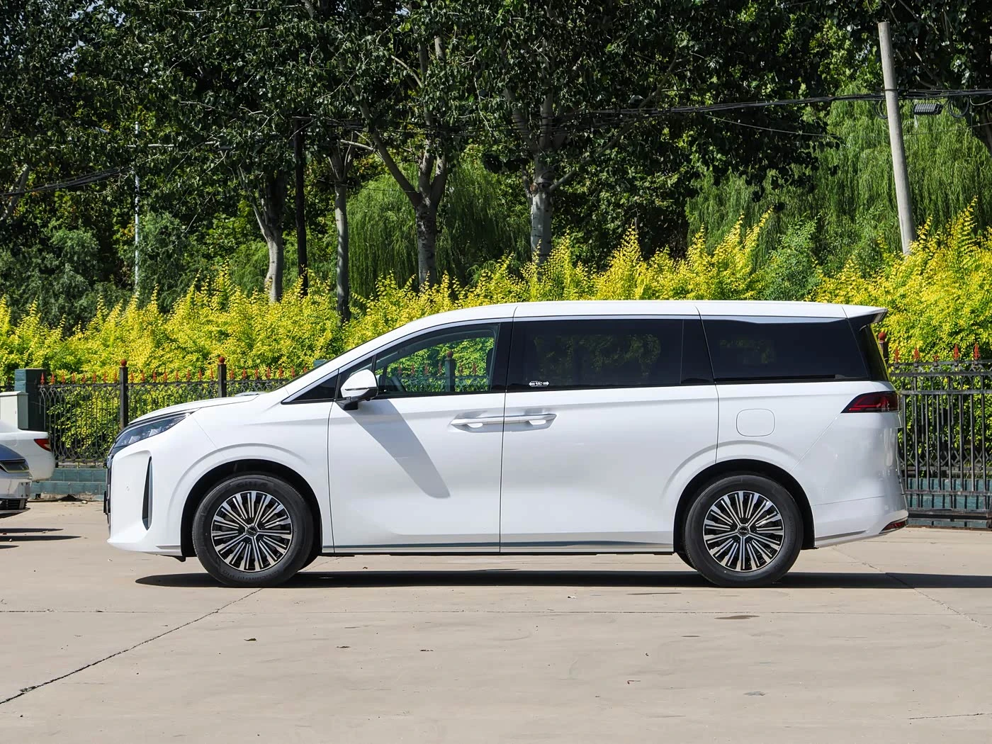 BYD m9 1060 Navigator Edition - преимущества