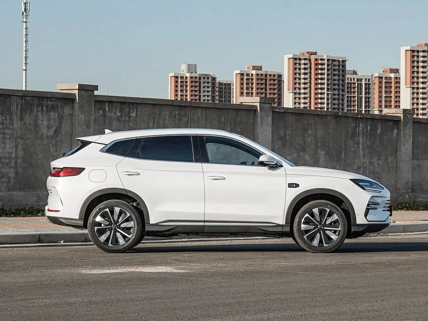 BYD Song Plus DM-i 160KM Flagship Model фото 1