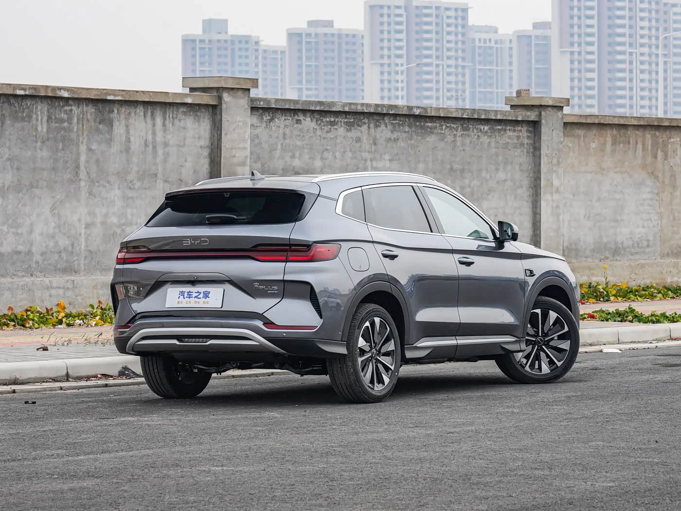 BYD Song Plus DM-i 160KM Smart Driving Flagship Model фото 2