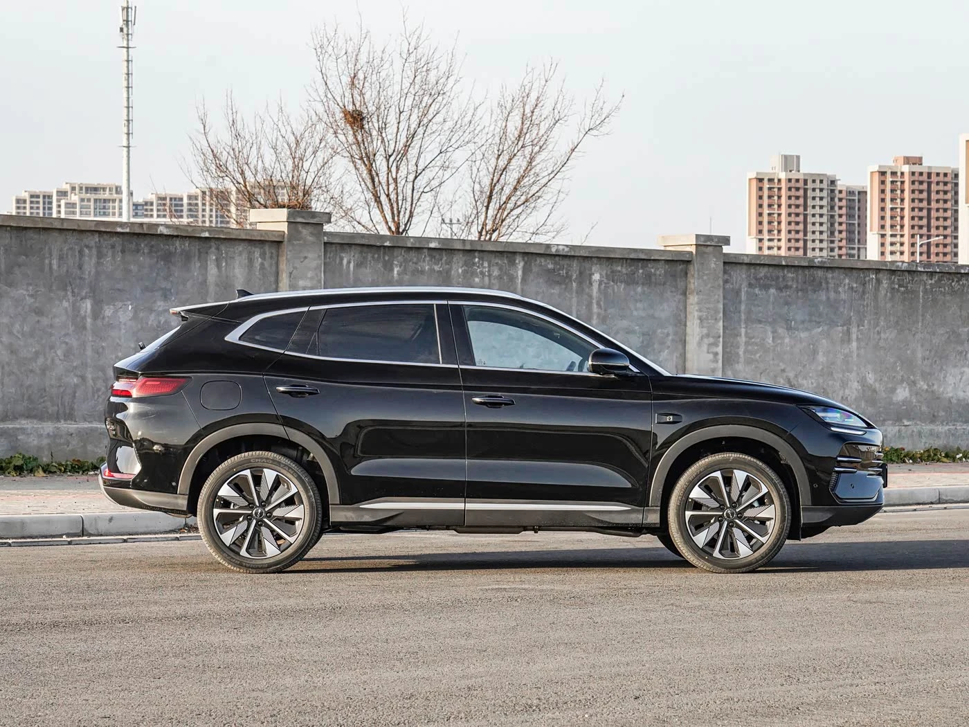 BYD Song Plus DM-i 112KM Smart Driving Deluxe фото 1