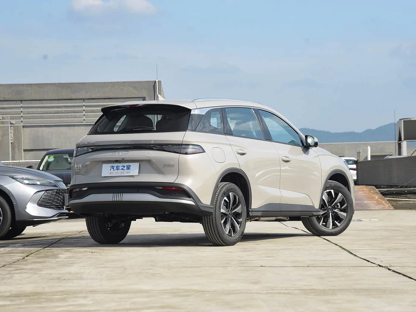 BYD Sea Lion 05 DM-i 75KM luxury фото 2