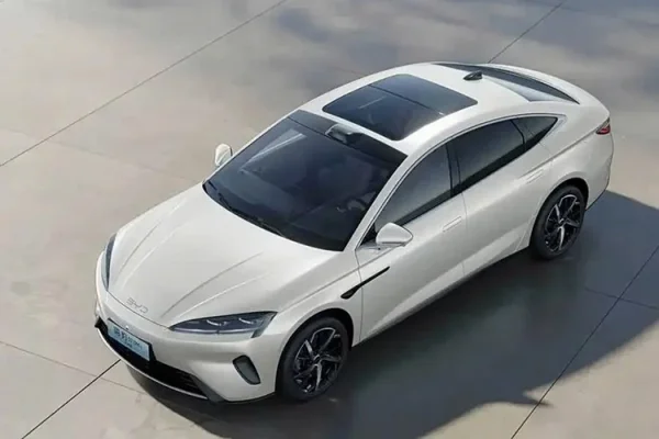 Выпущен электромобиль <span style="--header-green">BYD Seal 07 </span>