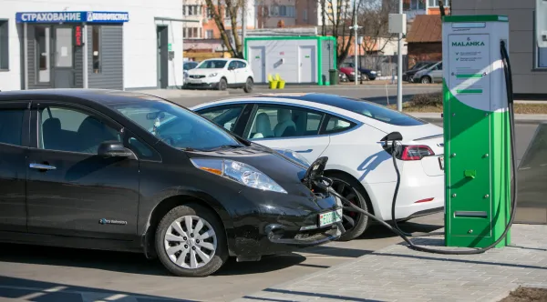 В Беларуси с 10 марта <span style="--header-green">меняется стоимость зарядки </span>электромобилей