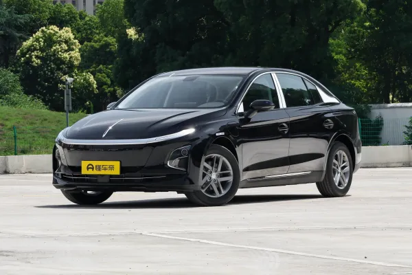 Отзыв владельца Hongqi E-QM5 спустя 14.630 км